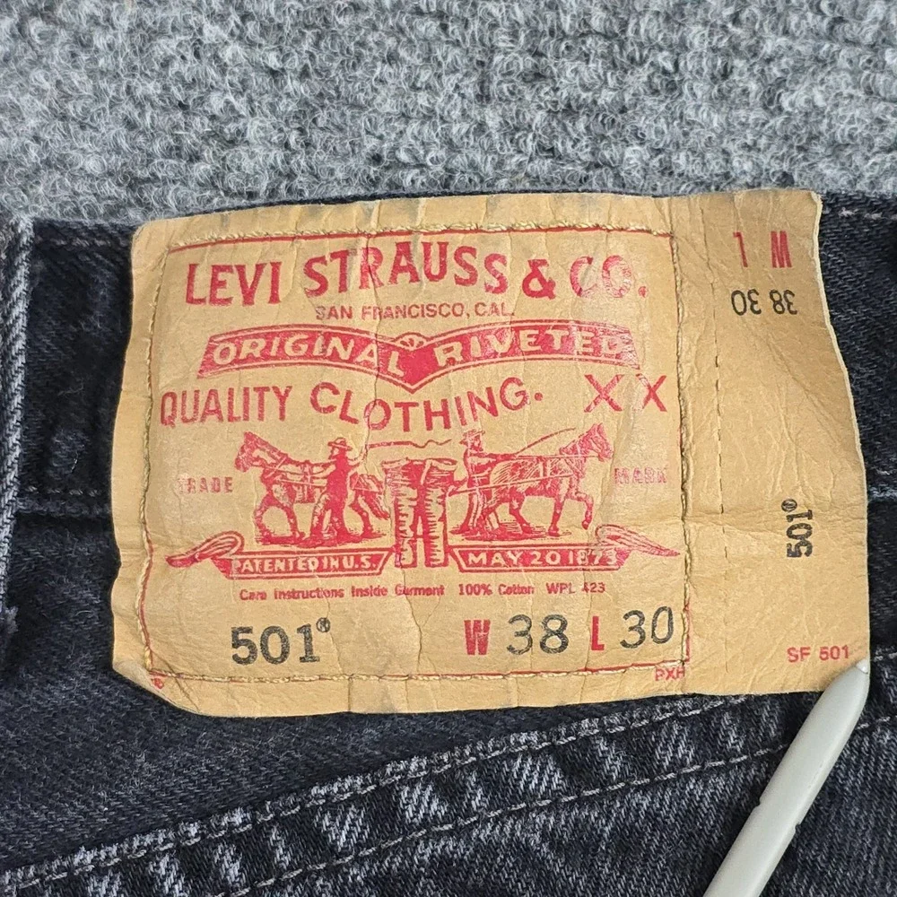 Vintage Levi's‎ 501 Button Fly Jeans Mens 38x30 Black Bat Wing Red Tab Y2K